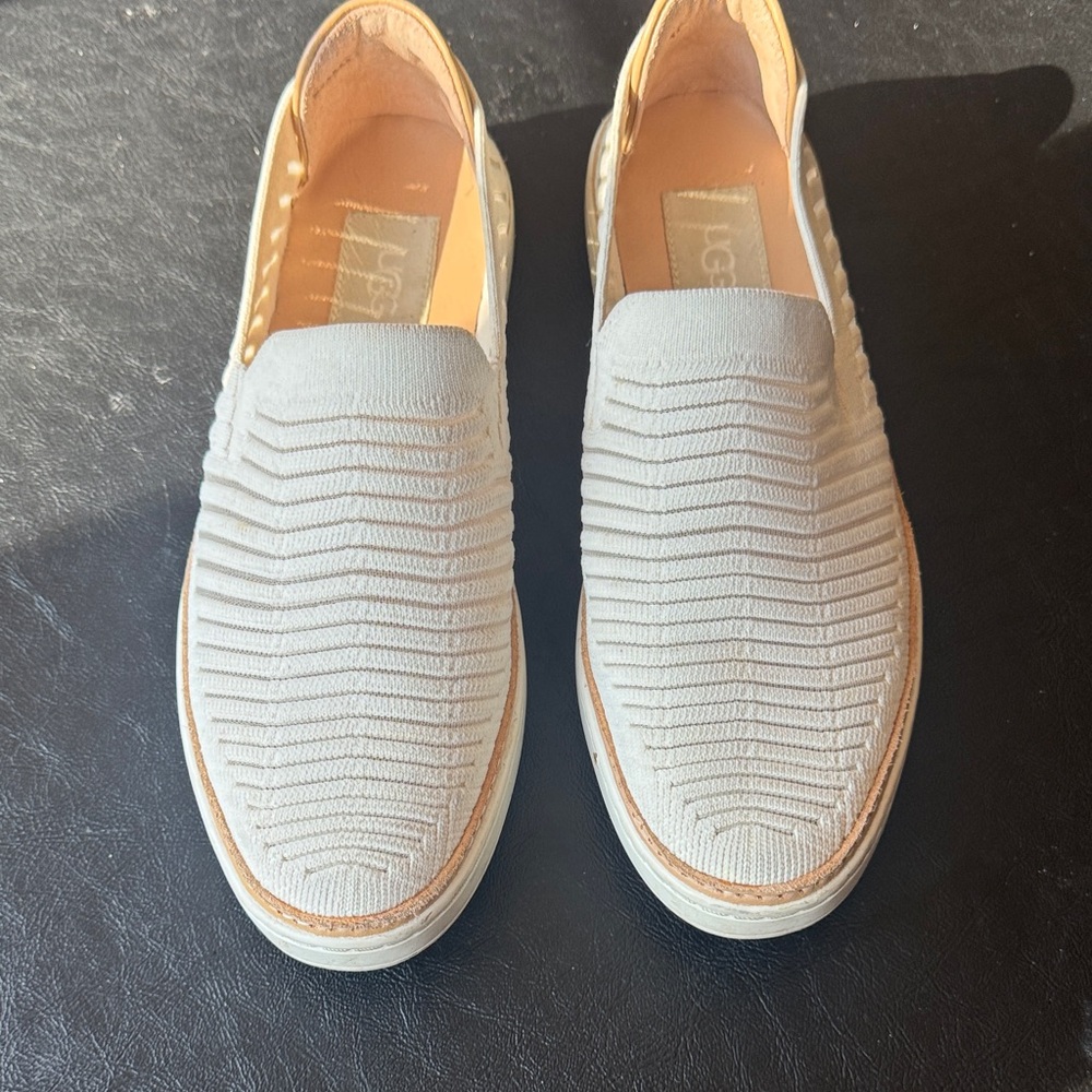 UGG Women’s cream colored textured slip on